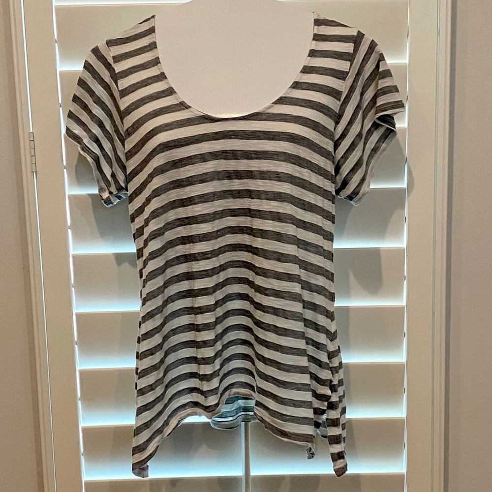 LF Emma & Sam Side Slit Top